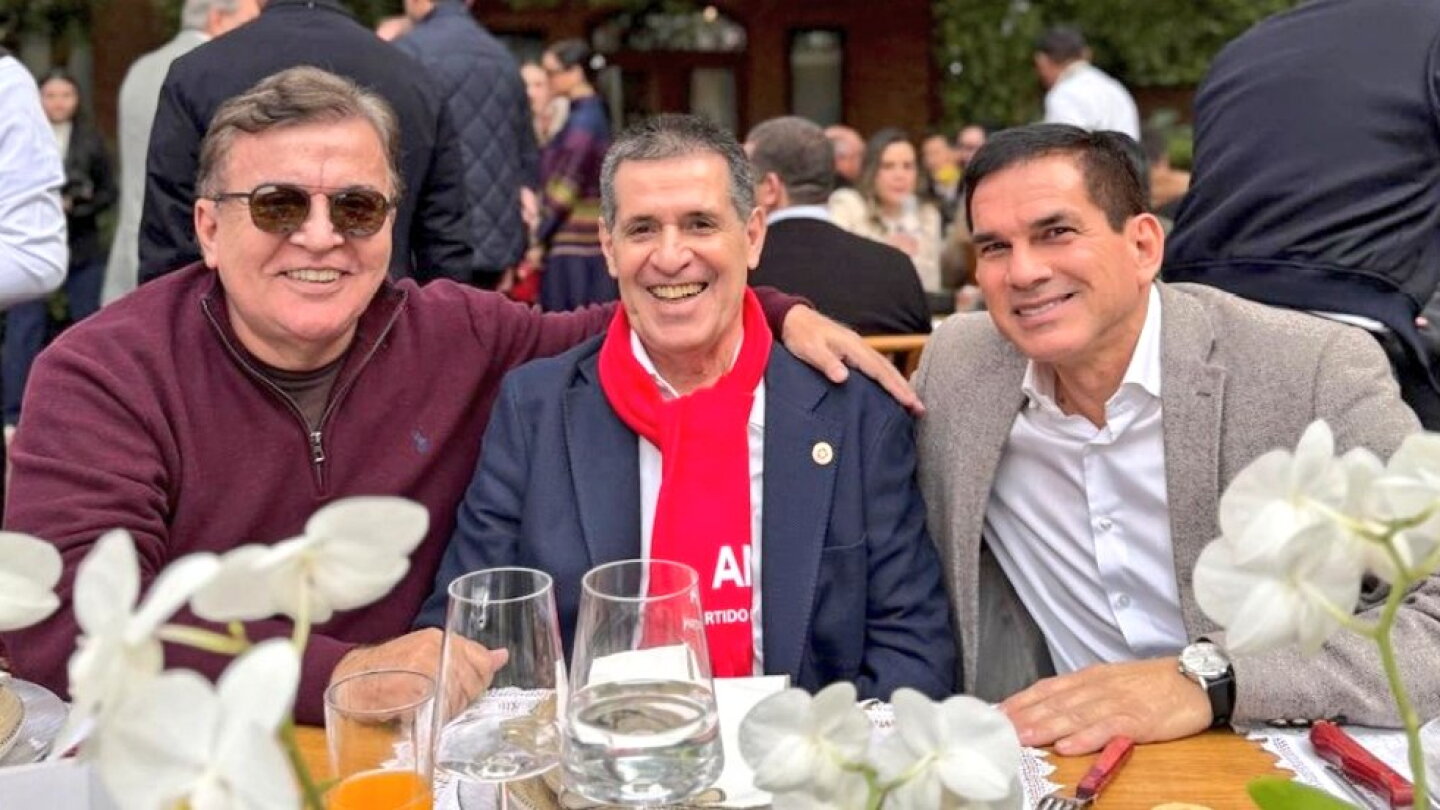 La plana mayor de Honor Colorado celebró el cumpleaños de Cartes