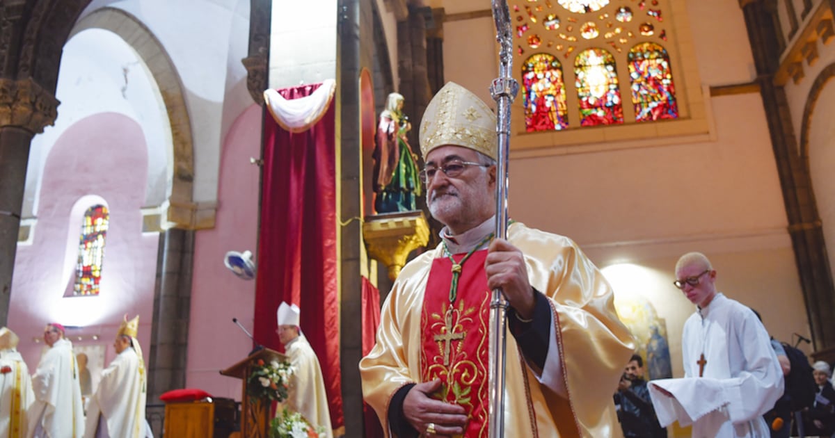 Separan a cardenal López por supuestos abusos
