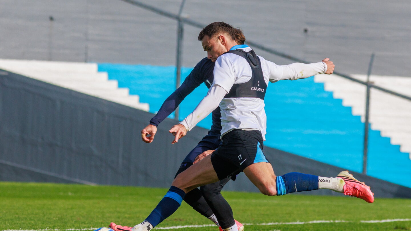 Cerro Porteño iguala ante Racing en su primera prueba