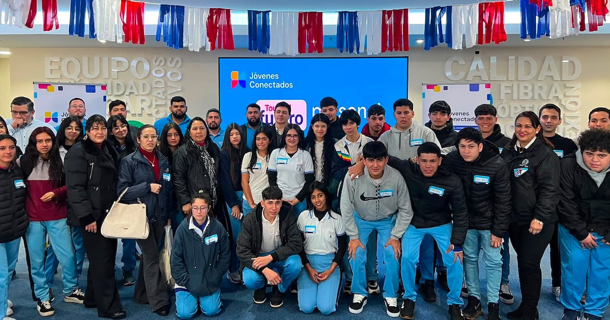 Estudiantes viven jornada de inmersión laboral en Personal a través del Tour del Futuro