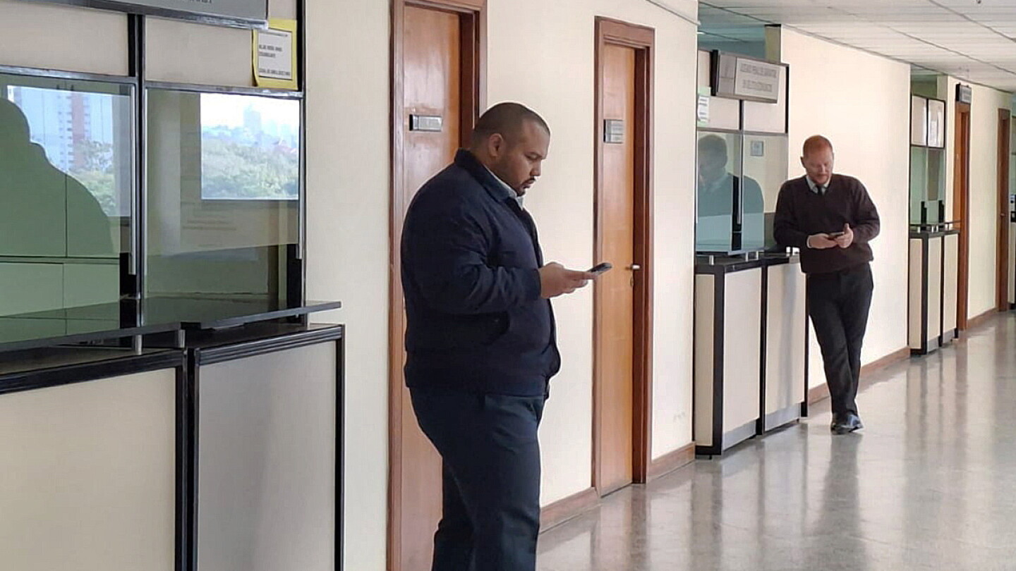 Ex ujier irá a juicio oral por otra causa de mafia de pagarés