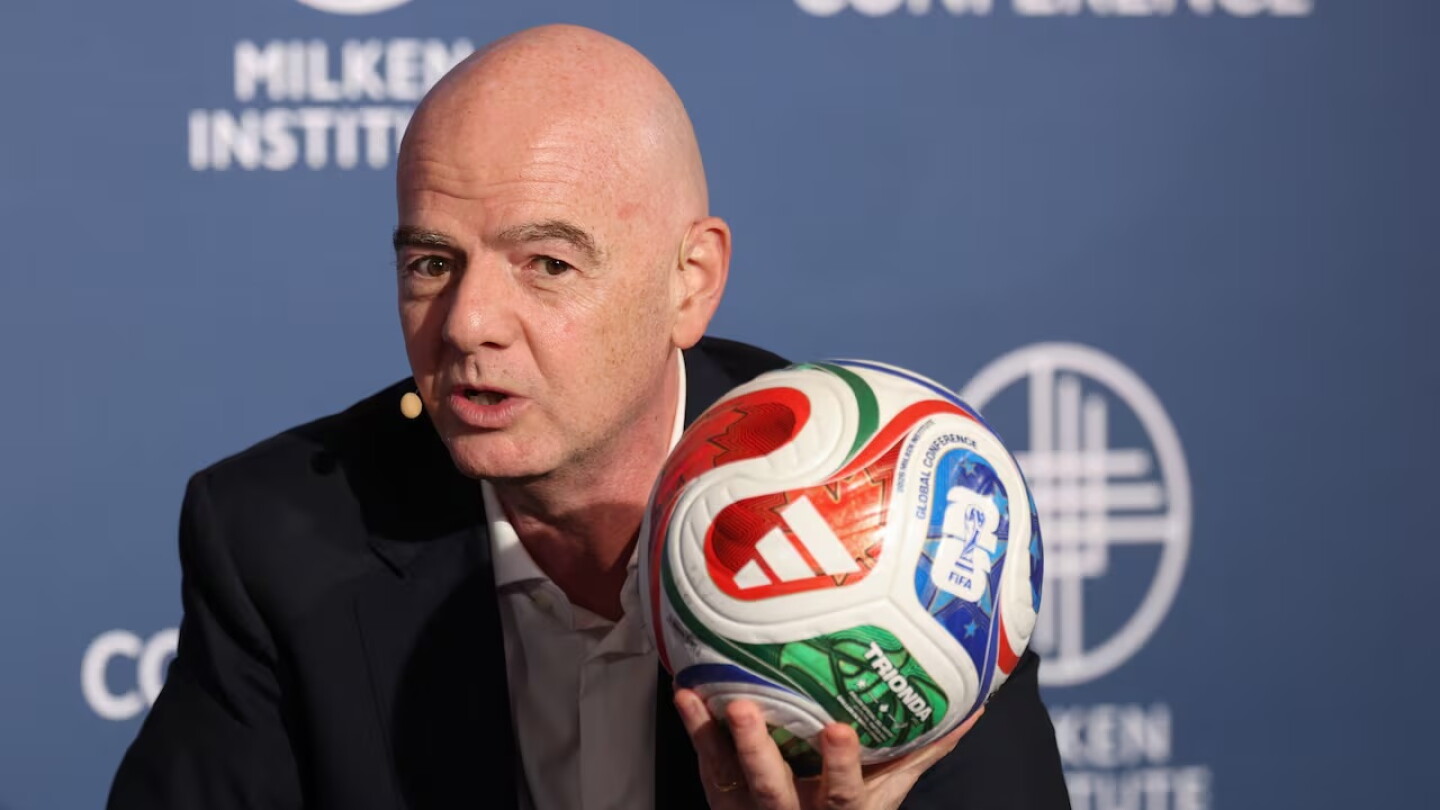Infantino, sobre el Mundial de 64 equipos: “Será examinado y debatido”