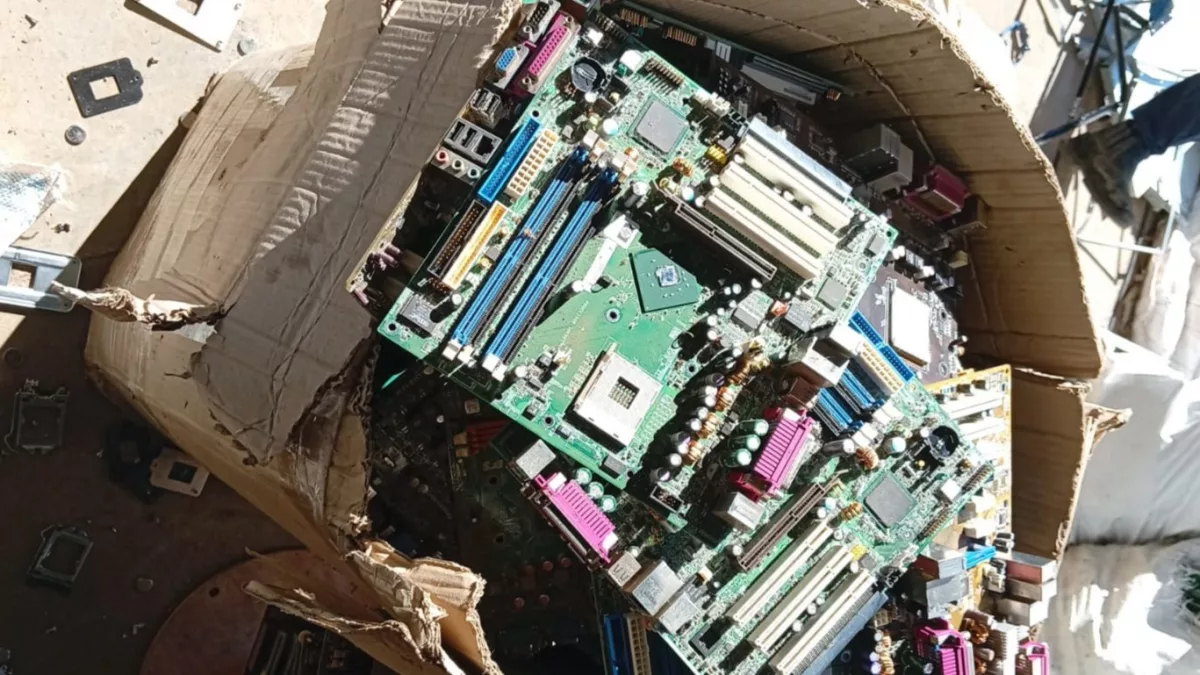 Equipos en desuso, materiales con futuro: cómo se reciclan los residuos electrónicos a nivel local