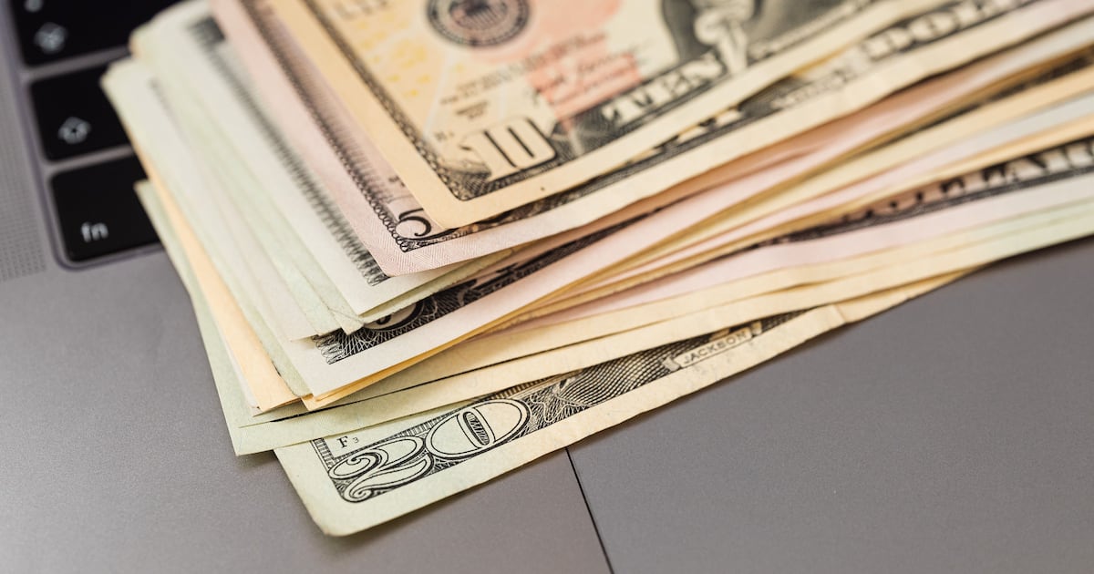 La batalla por el control del dinero electrónico ya impacta en la economía mundial