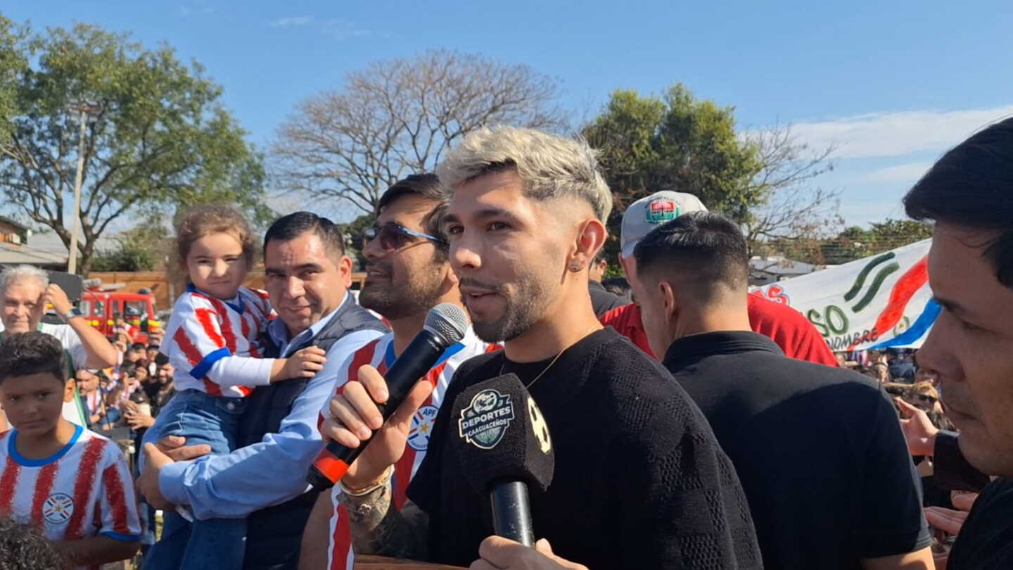 Julio Enciso, recibido como un ídolo en Caaguazú