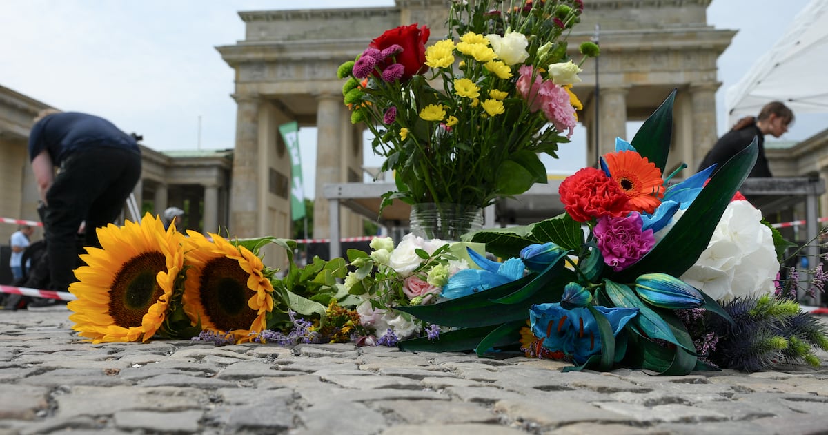 Policía alemana busca al sospechoso de ataque mortal durante desfile en Berlín