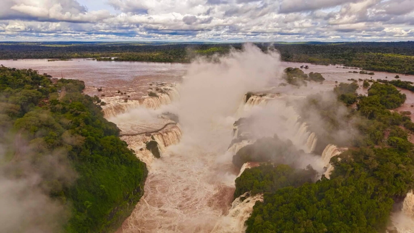 Turista holandés muere tras vuelco de lancha en las Cataratas del Yguazú