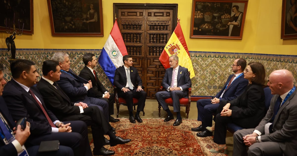 Peña y el rey Felipe VI reafirman la alianza estratégica entre Paraguay y España en Lima