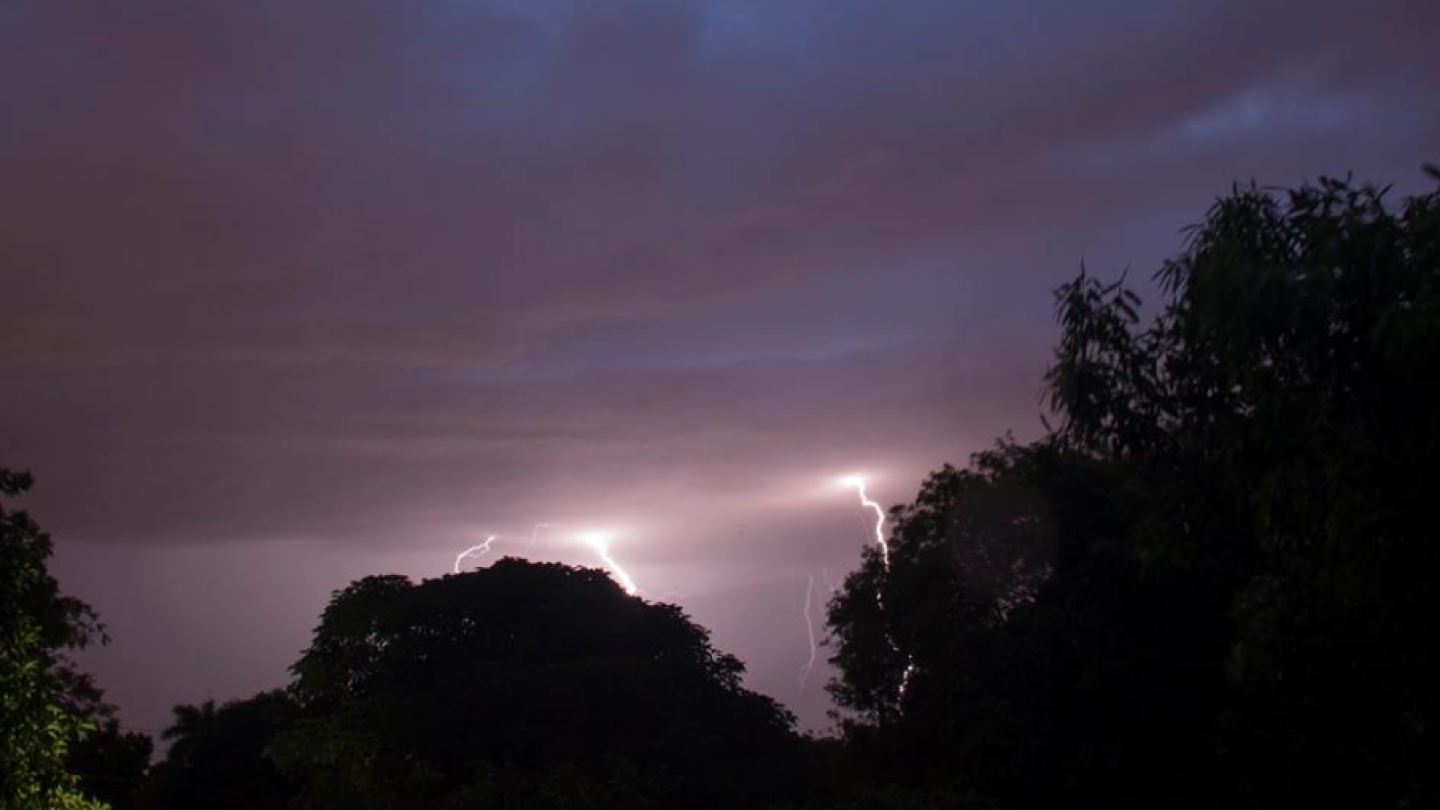 Lluvias intensas y vientos de hasta 90 km/h se anuncia para este martes y miércoles en Paraguay