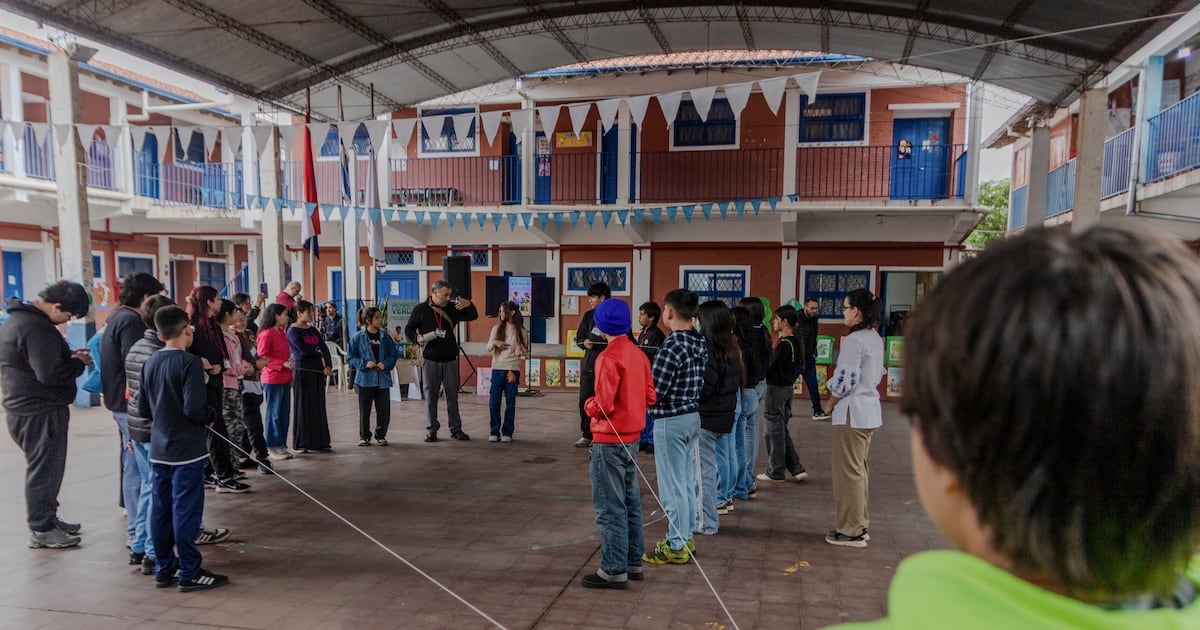 Taller “Petei aravo’i verde” impulsa la educación ambiental con arte y guaraní