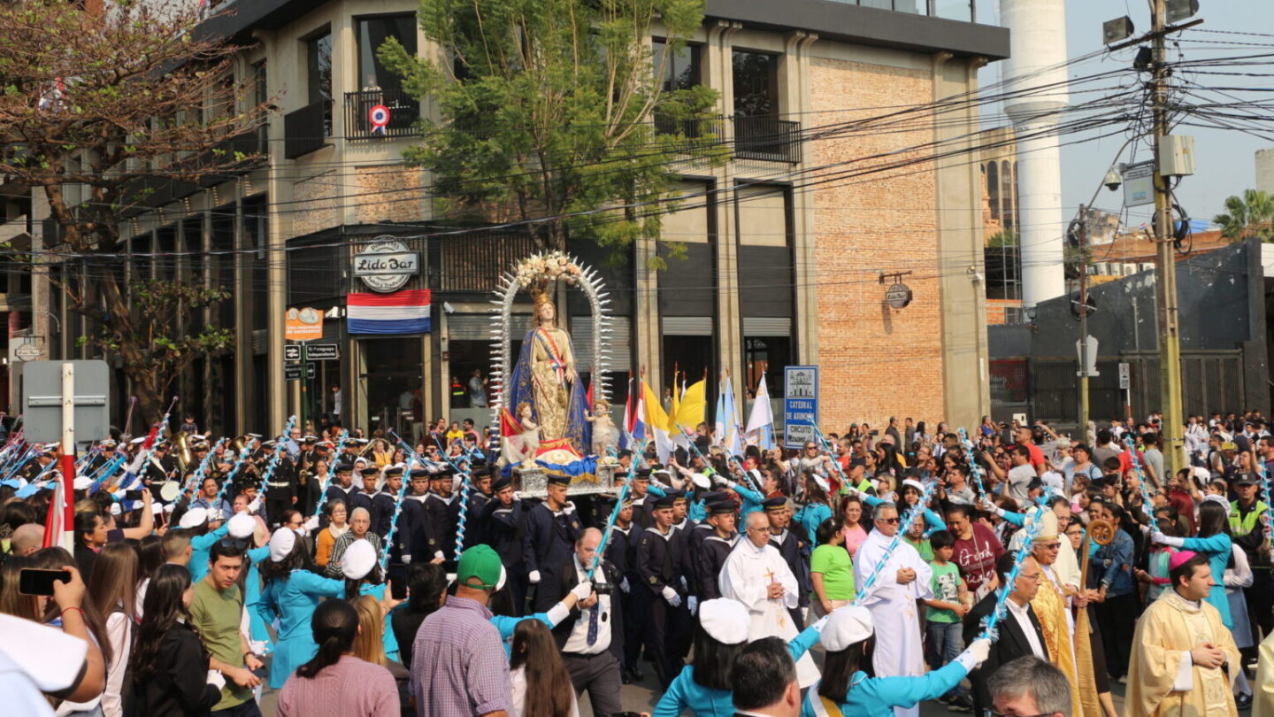 Festejos de la Virgen de la Asunción: novenario, procesión náutica y actividades culturales
