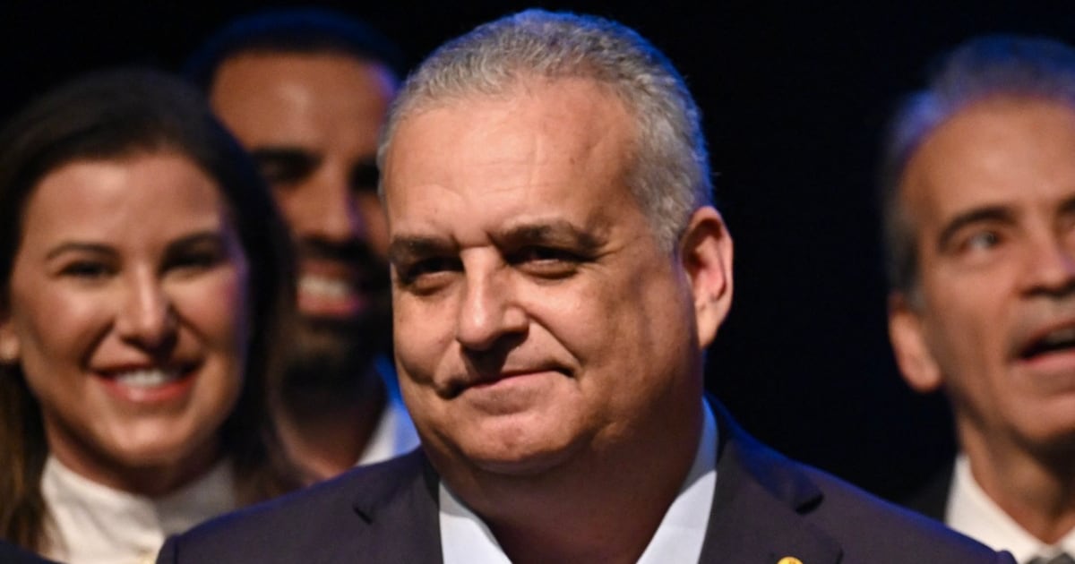 Flávio Bolsonaro elige a diputado enfocado en seguridad como su candidato a vice en Brasil