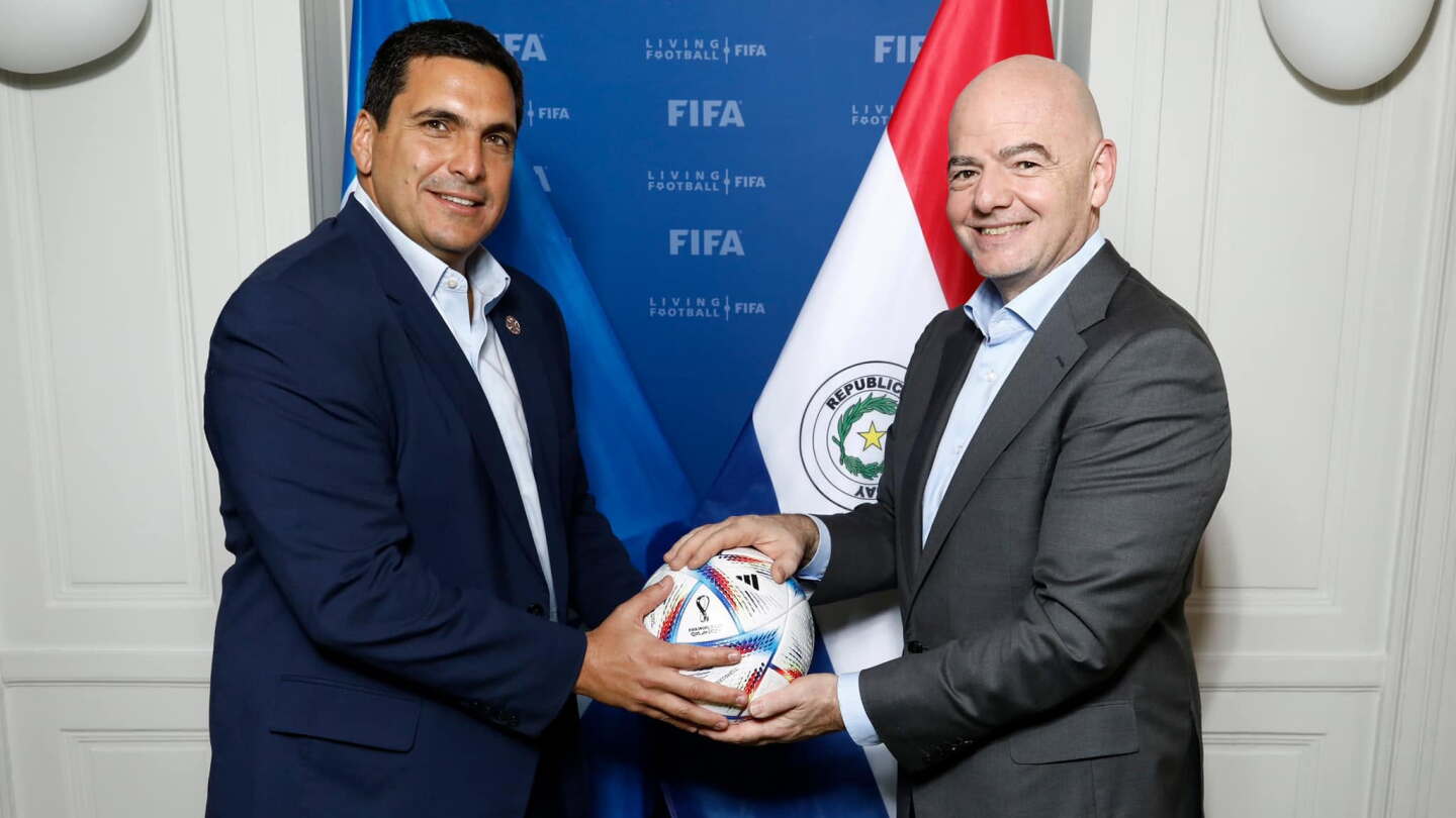 La APF apoya a Gianni Infantino