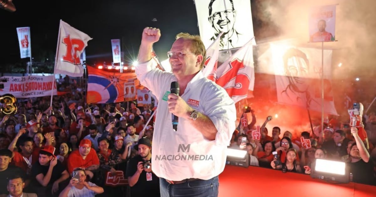 Camilo Pérez visita Cateura y presenta propuesta de mejora para los bañados