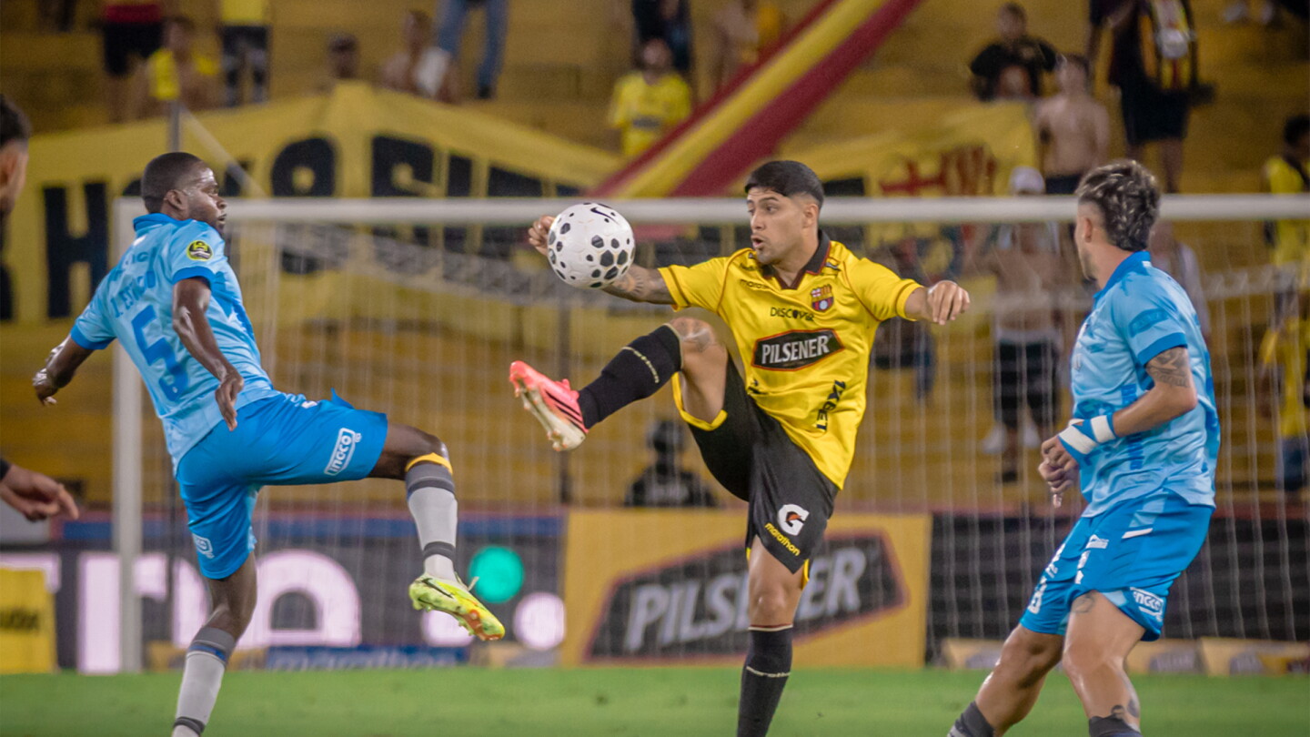 Sergio Díaz anota, pero no puede evitar la caída de Barcelona