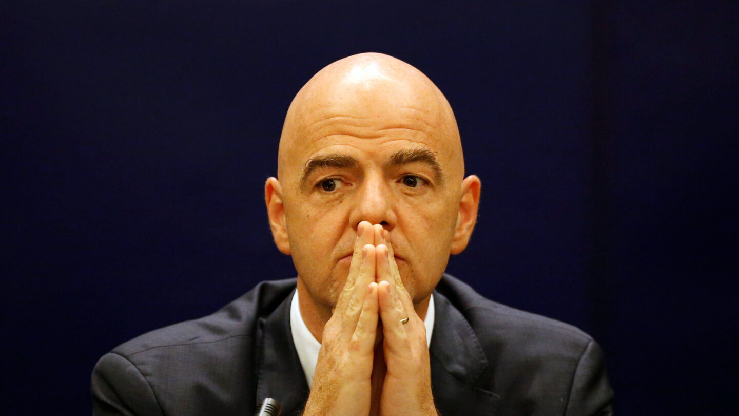 UEFA, AFC y CONCACAF piden "transparencia" y acusan de "engaño" a la FIFA