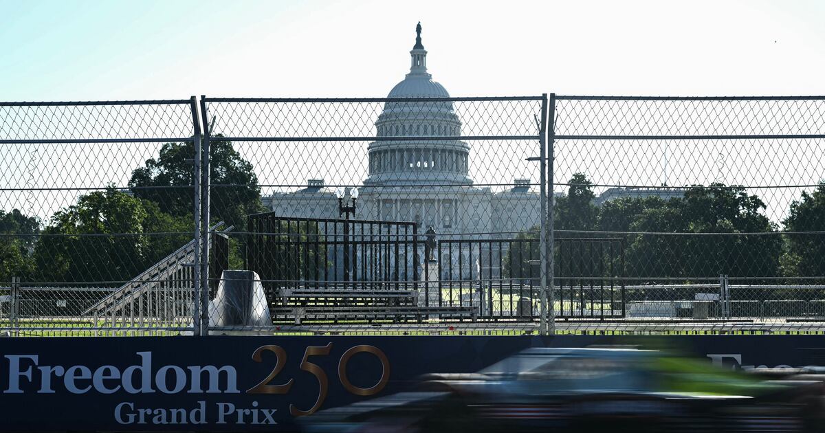 Trump da la salida de insólita carrera de IndyCar en las calles de Washington