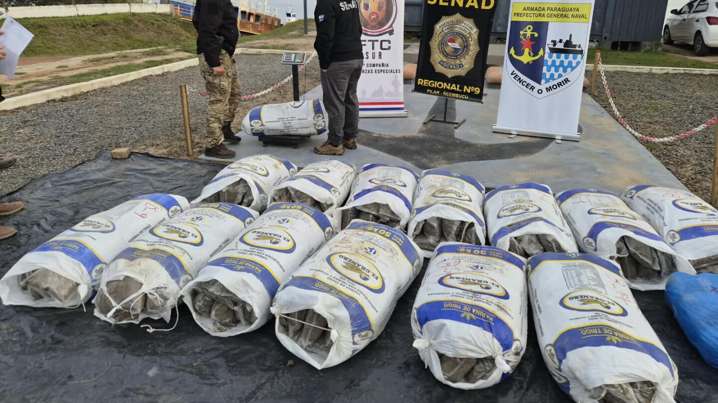 Hallan 15 bolsas de marihuana marroquí en zona ribereña de Pilar, frontera con Argentina