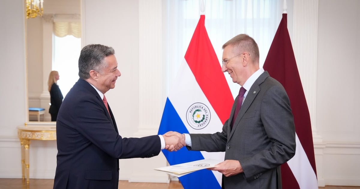 Embajador paraguayo presentó cartas credenciales al presidente de Letonia