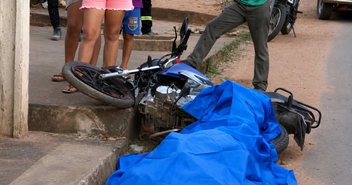 Ñemby: futbolista en moto falleció tras chocar a un perro