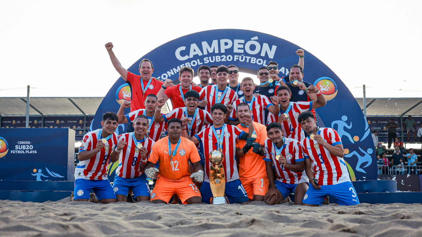 Paraguay aplasta a Brasil y es bicampeón en fútbol de playa