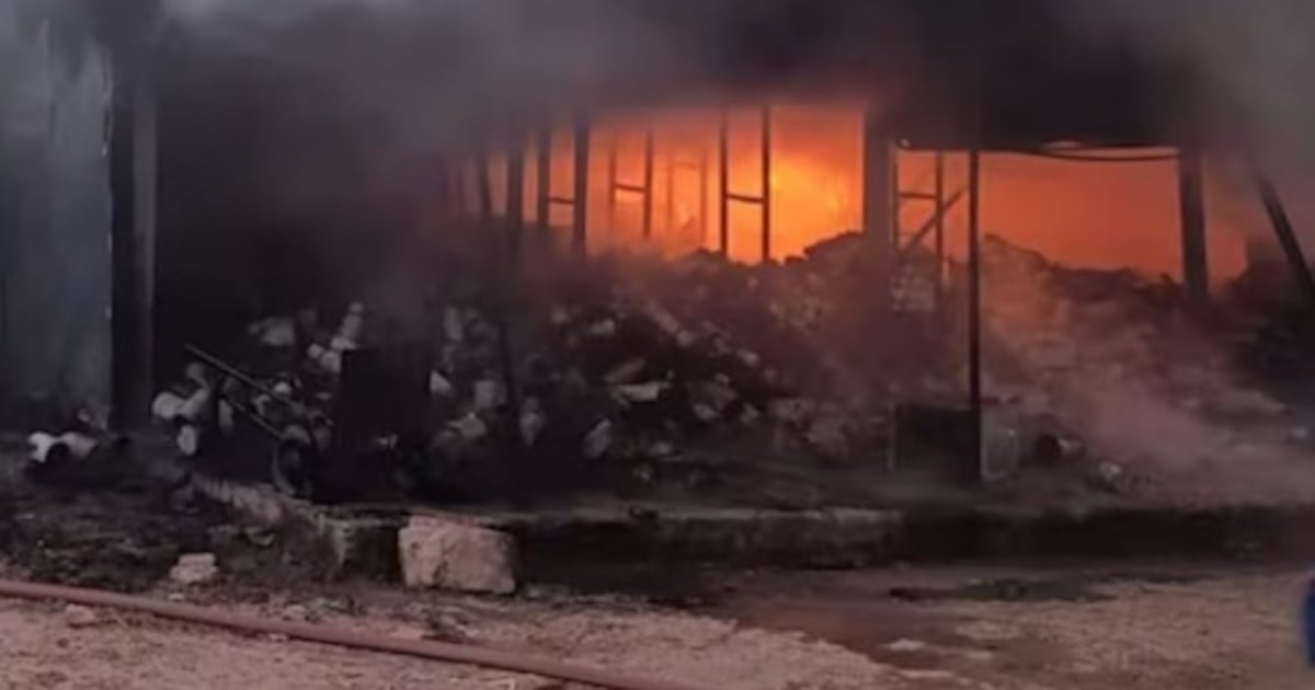 Seis casillas fueron afectadas durante incendio en circuito comercial de Alberdi