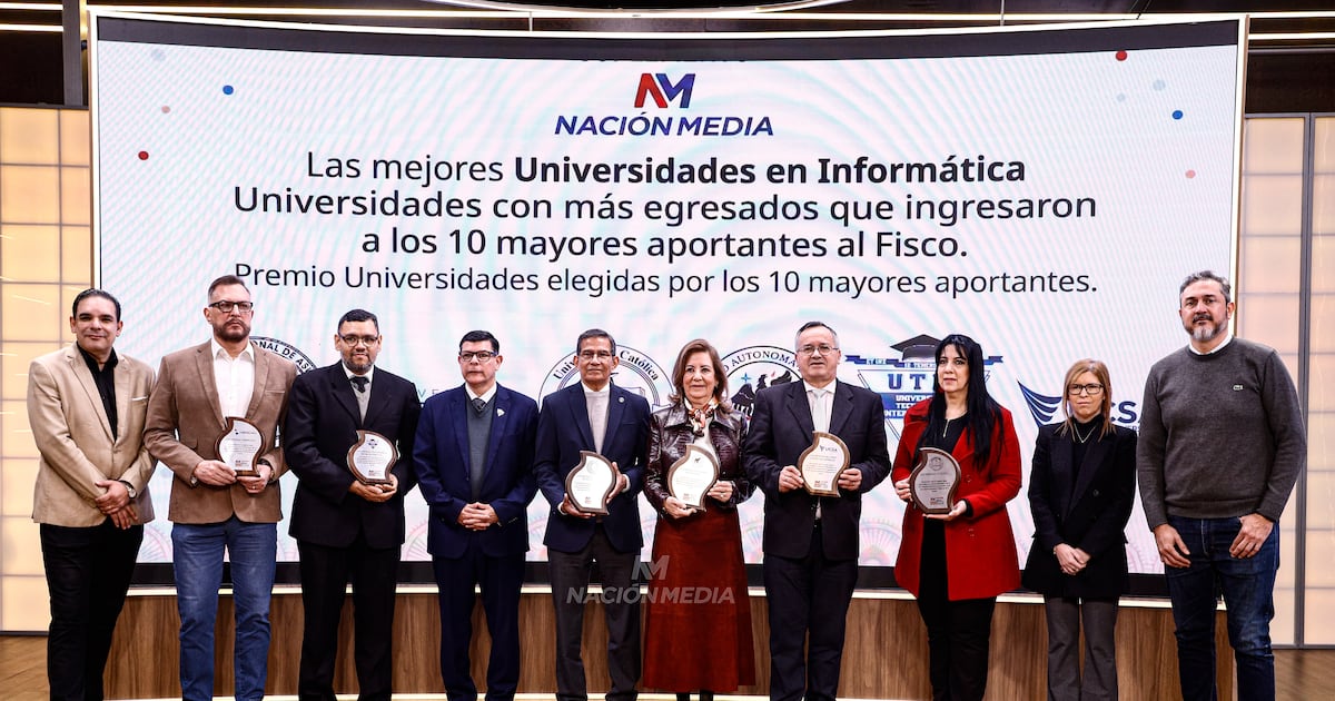 Rector de la UCSA destaca formación en informática y la importancia de las habilidades blandas