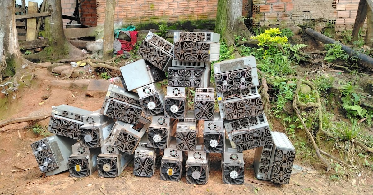 Incautan 25 máquinas mineradoras de criptomonedas en Ciudad del Este
