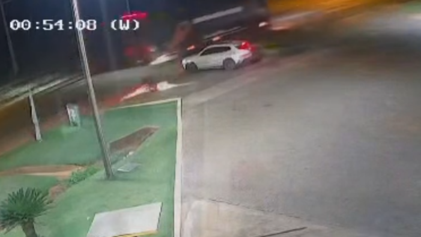 Video: Joven motociclista fallece tras perder el control e impactar por vehículo en Santa Rosa del Aguaray