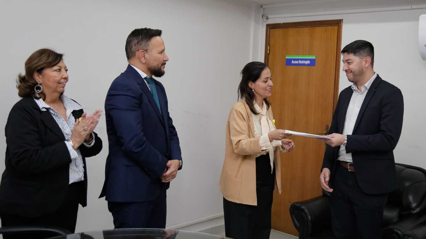 Irene Benítez asume la Gerencia de Salud del IPS