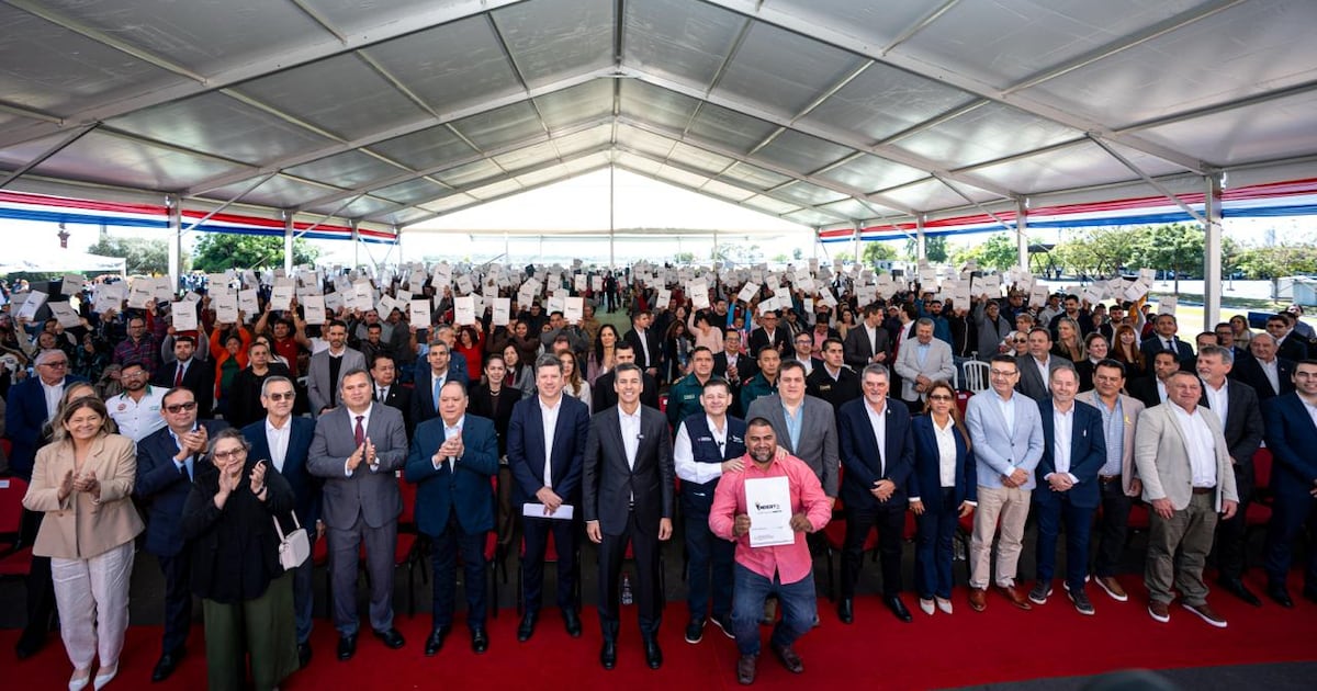 Gobierno entregó títulos de propiedad a otros 1.000 beneficiarios de la reforma agraria