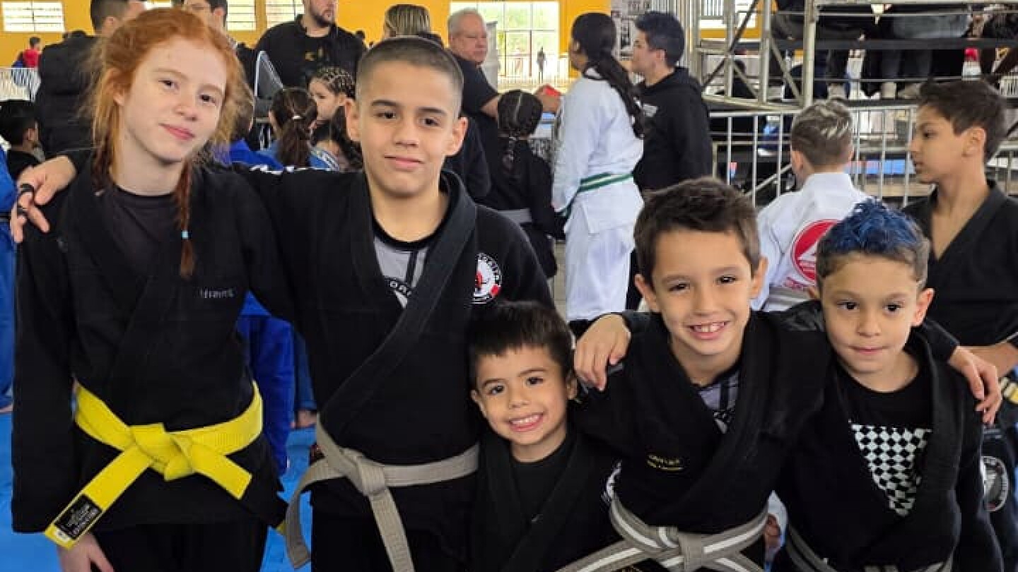 Jóvenes atletas conquistan el Foz Open de Jiu-Jitsu