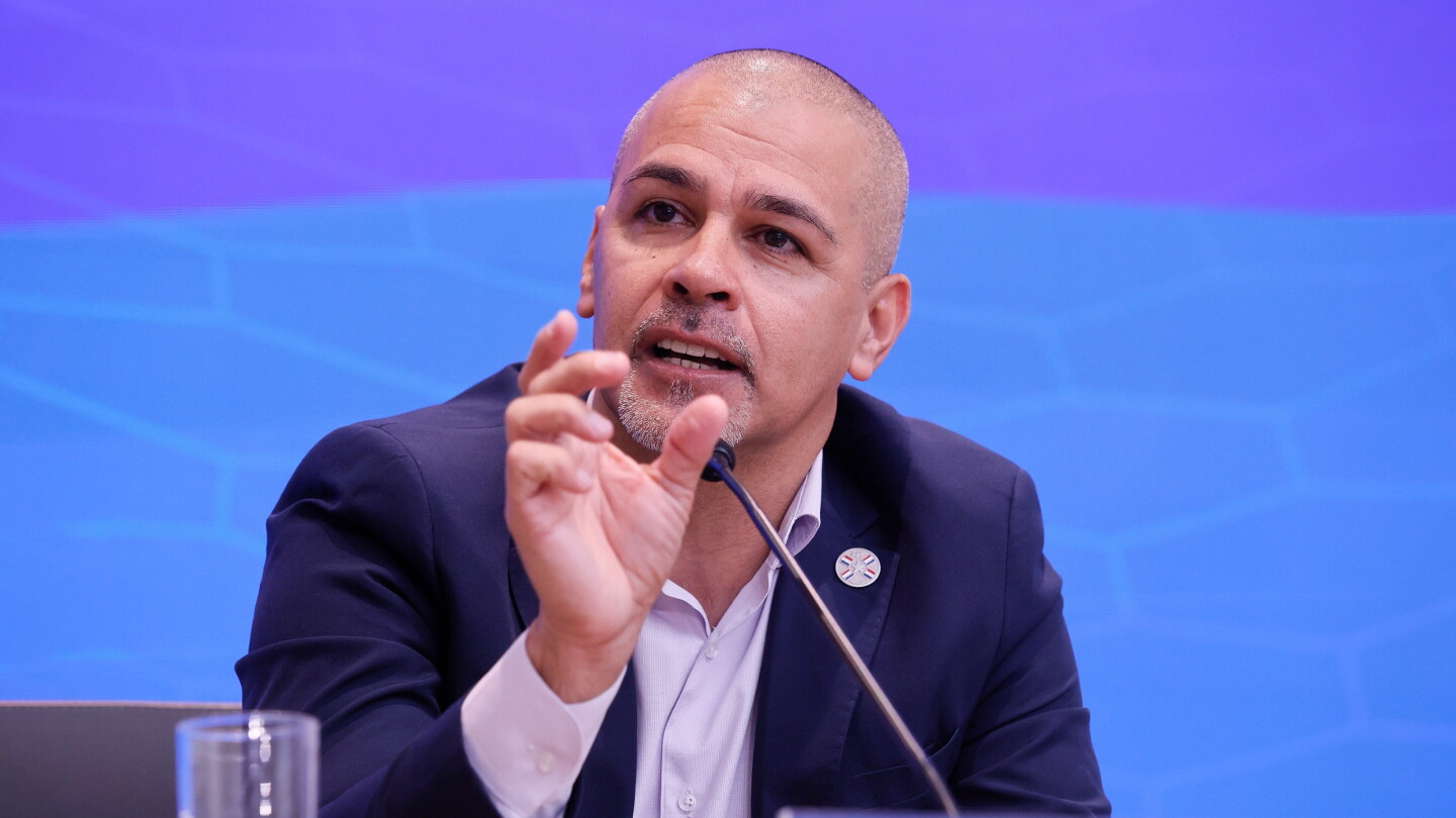 Eber Aquino responde a los reclamos