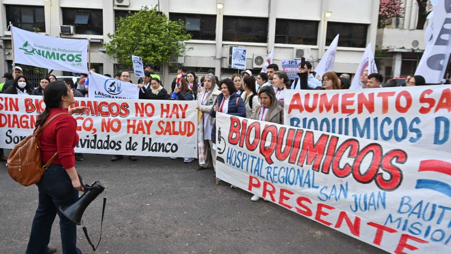 Fisioterapeutas convocan a manifestación para exigir cumplimiento de carga horaria
