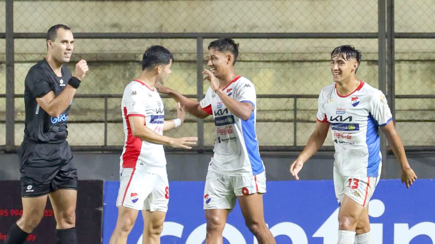 Nacional golea al 2 de Mayo y acecha la punta