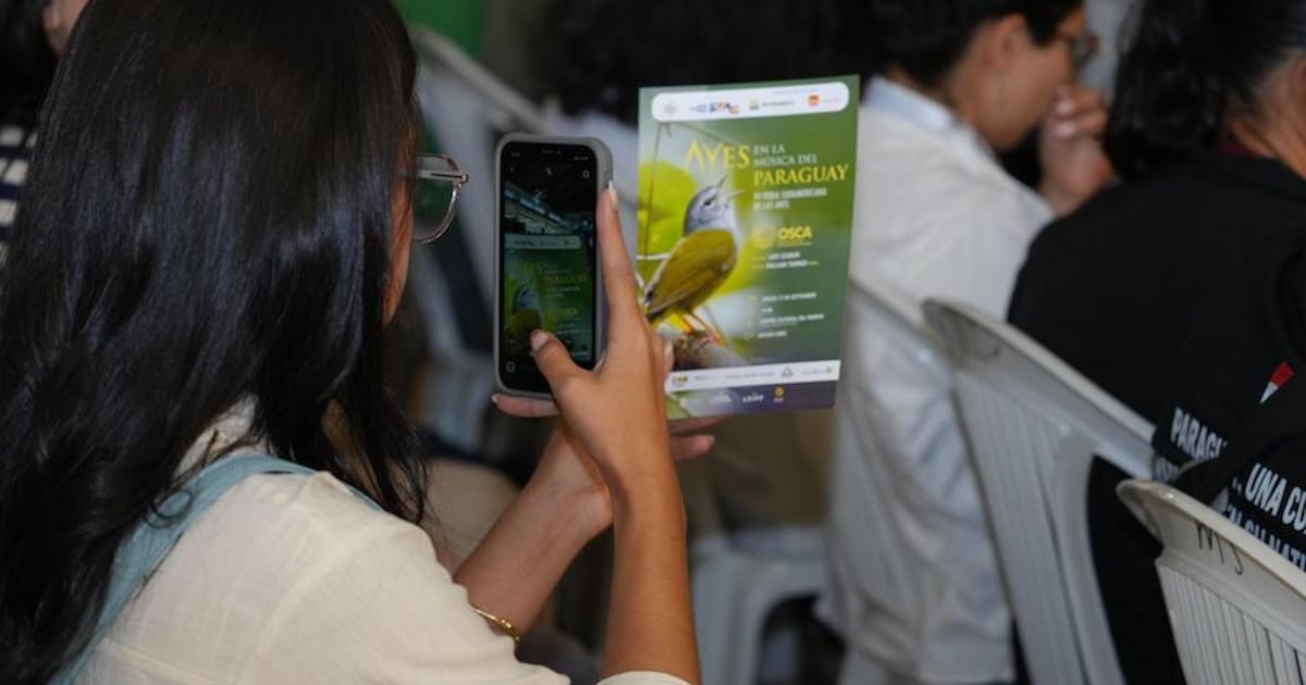 Continúa la XV Feria de Aves de Sudamérica en el Puerto