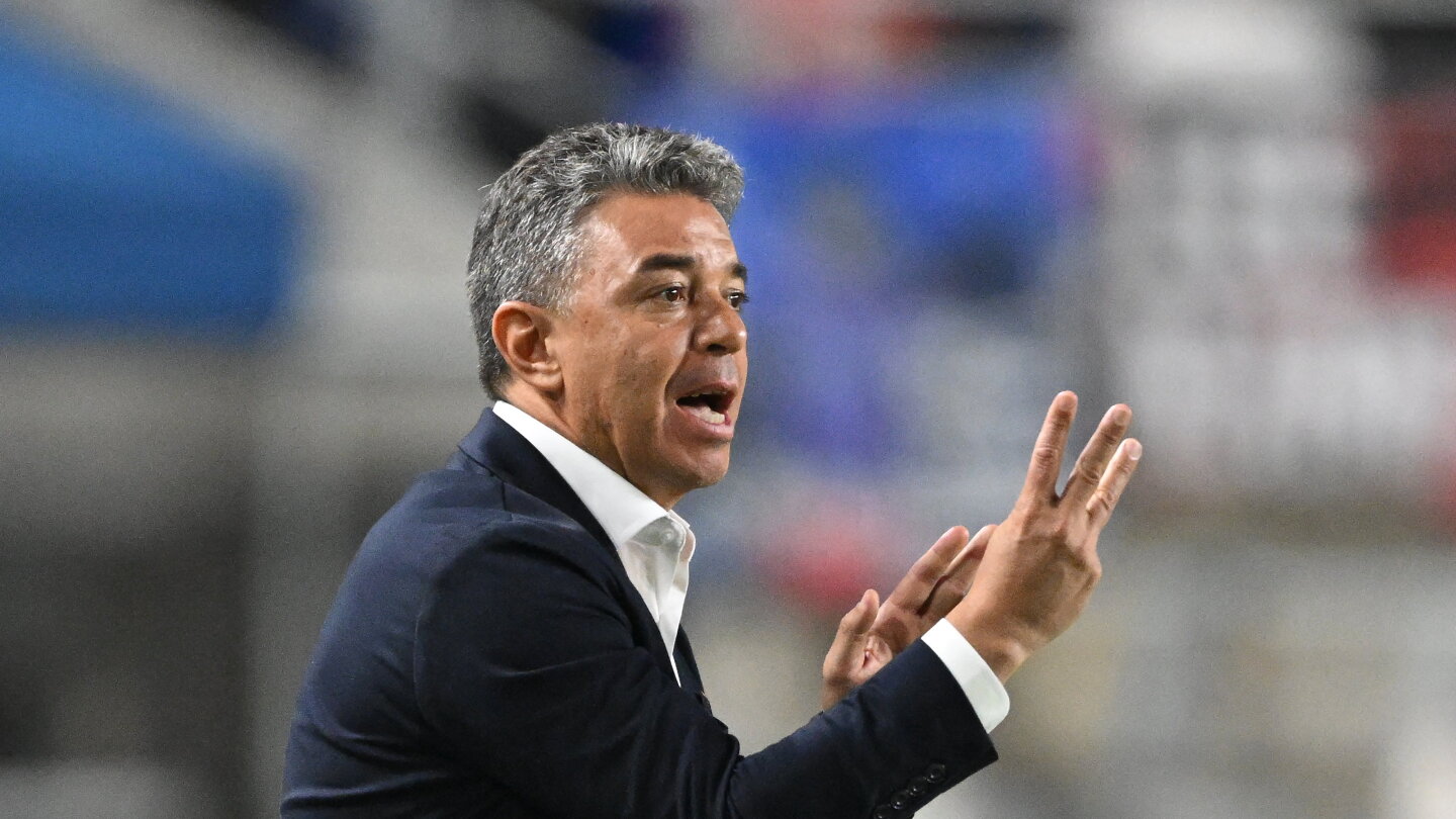 Fiasco de Ecuador en el estreno de Marcelo Gallardo