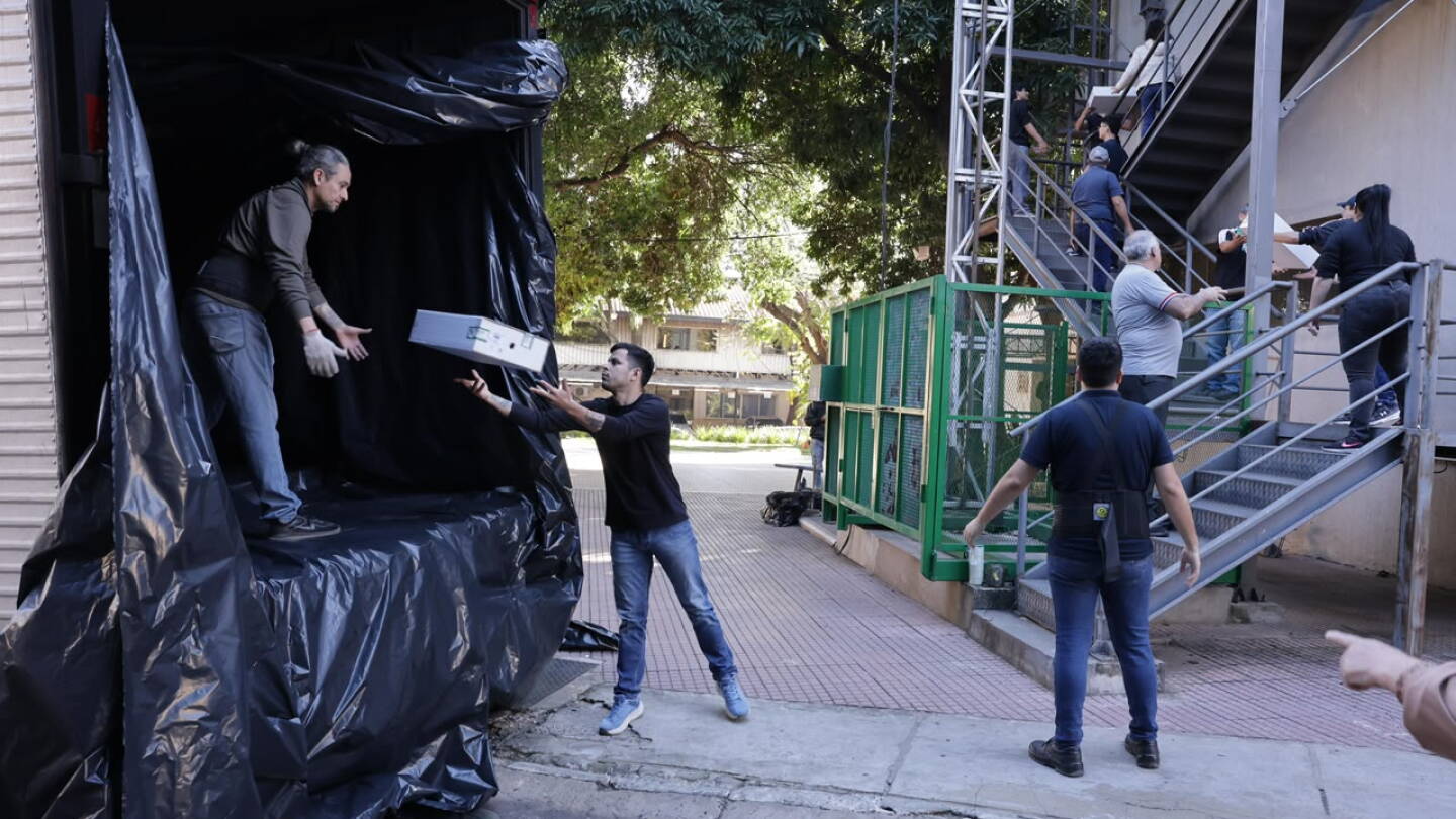 TSJE inicia distribución de maletines electorales para las municipales
