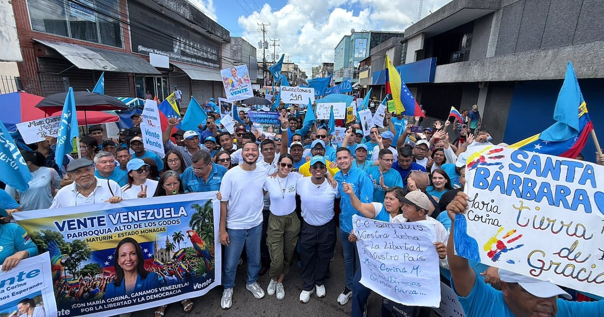 Simpatizantes de María Corina Machado se movilizan para exigir elecciones y su “regreso seguro”