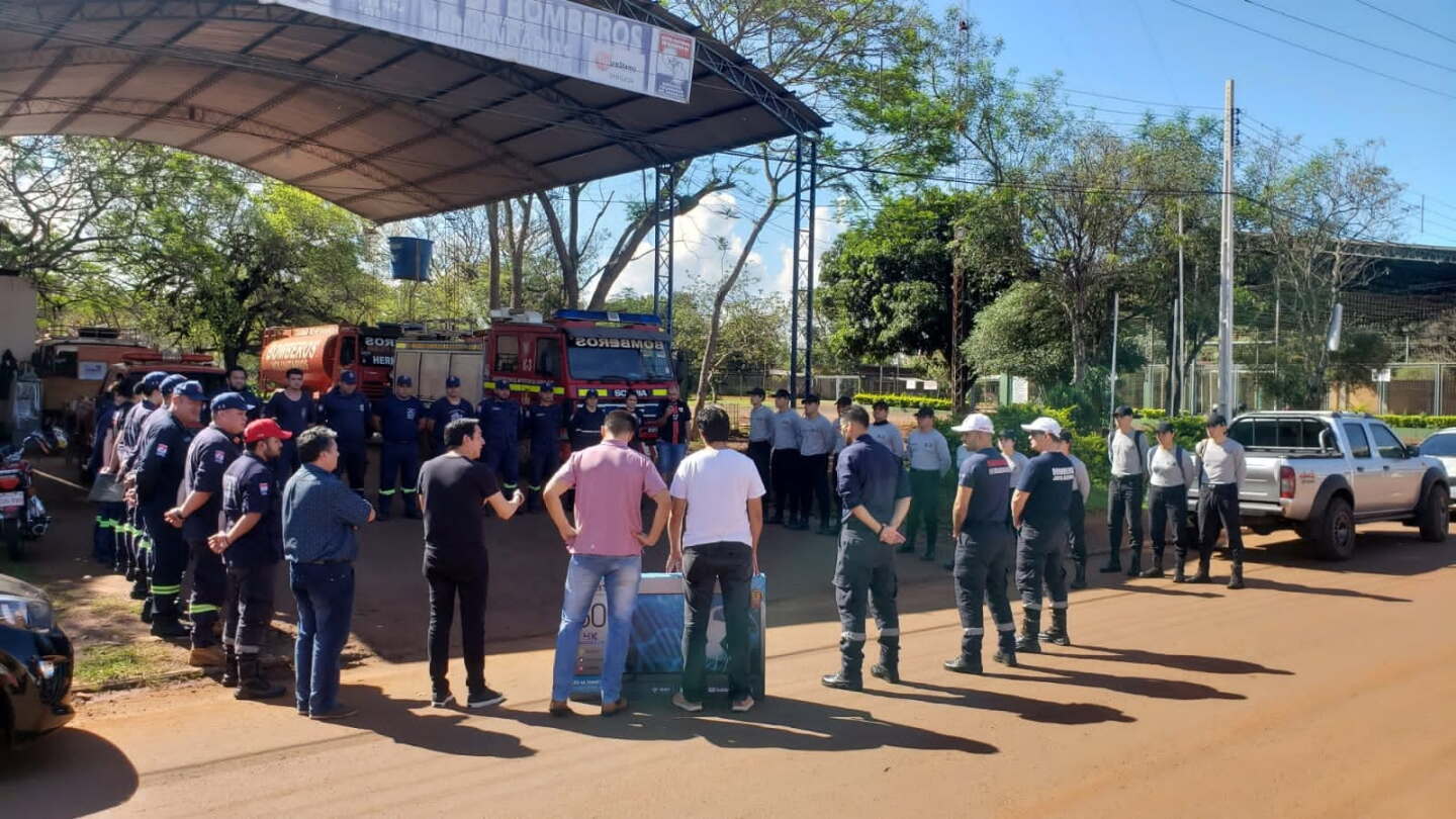 Bomberos Voluntarios de Hernandarias suspenden operaciones por falta de recursos municipales