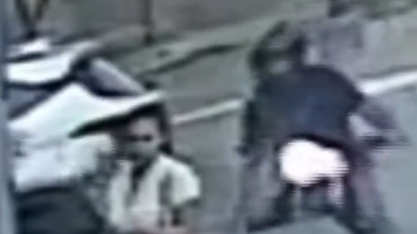 Buscan identificar a motociclista que manoseó a mujer en Asunción