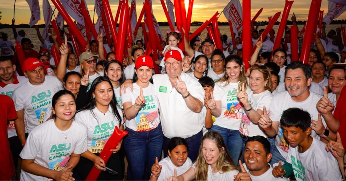 Con multitud de vecinos, Camilo Pérez cerró sus caminatas en el Bañado Tacumbú