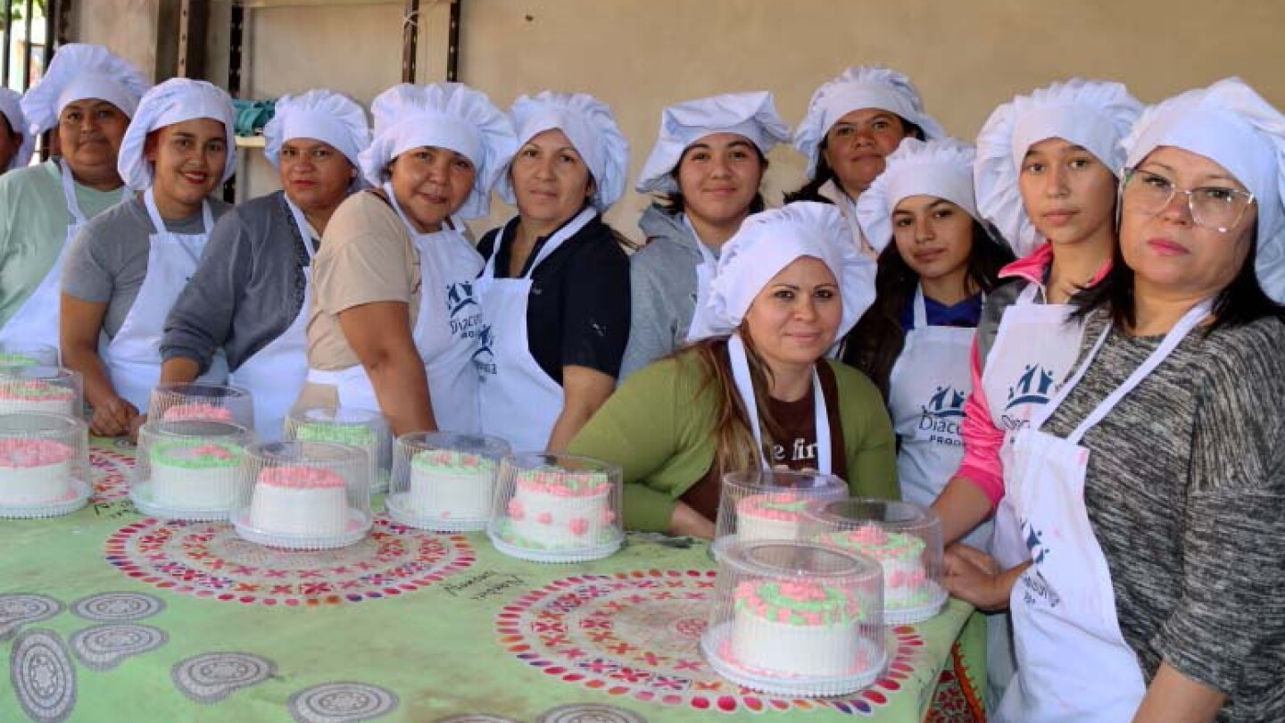 Oenegé beneficia a 11.000 personas con microfinanzas