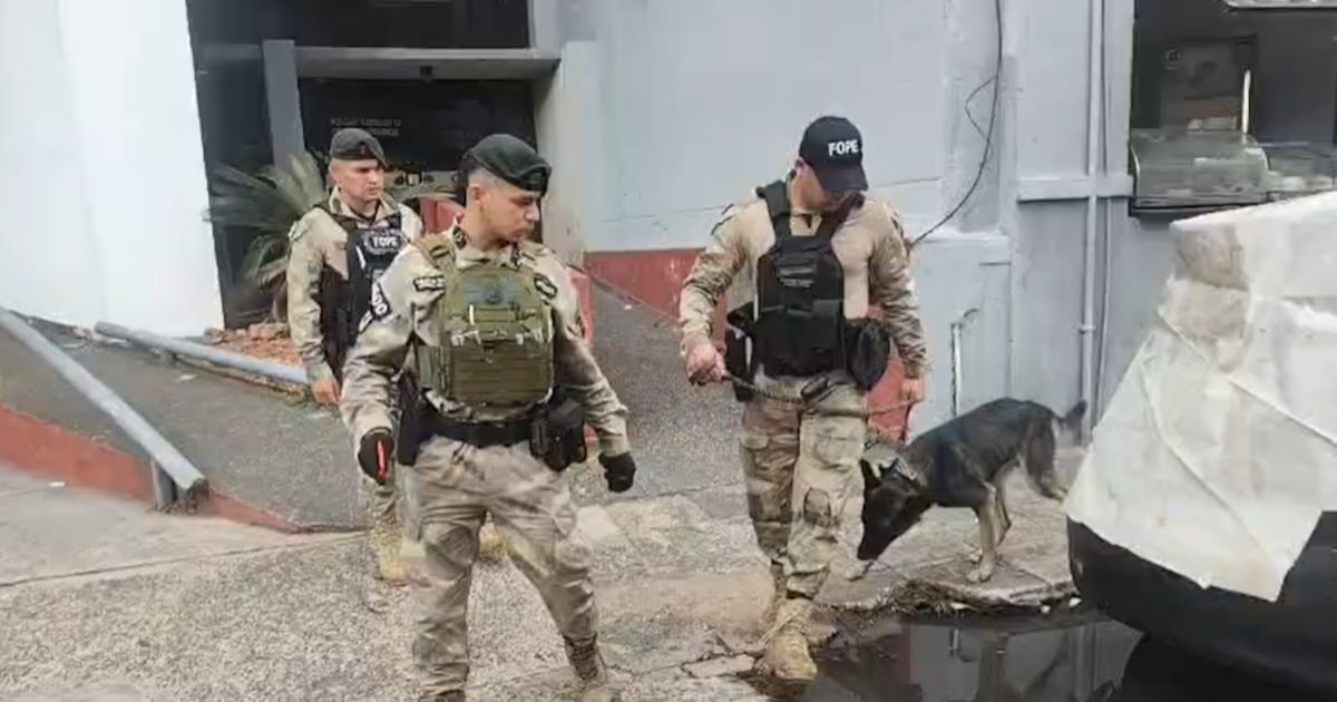 Asunción: evacúan sede de la Fiscalía por amenaza de bomba que resultó ser falsa
