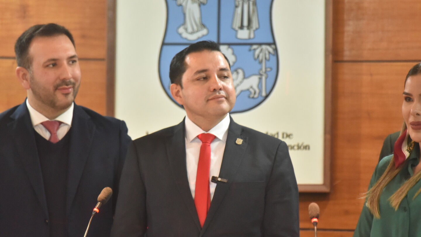 Luis Bello conforma equipo de enlace para coordinar transición municipal y está pendiente el de Sole Núñez