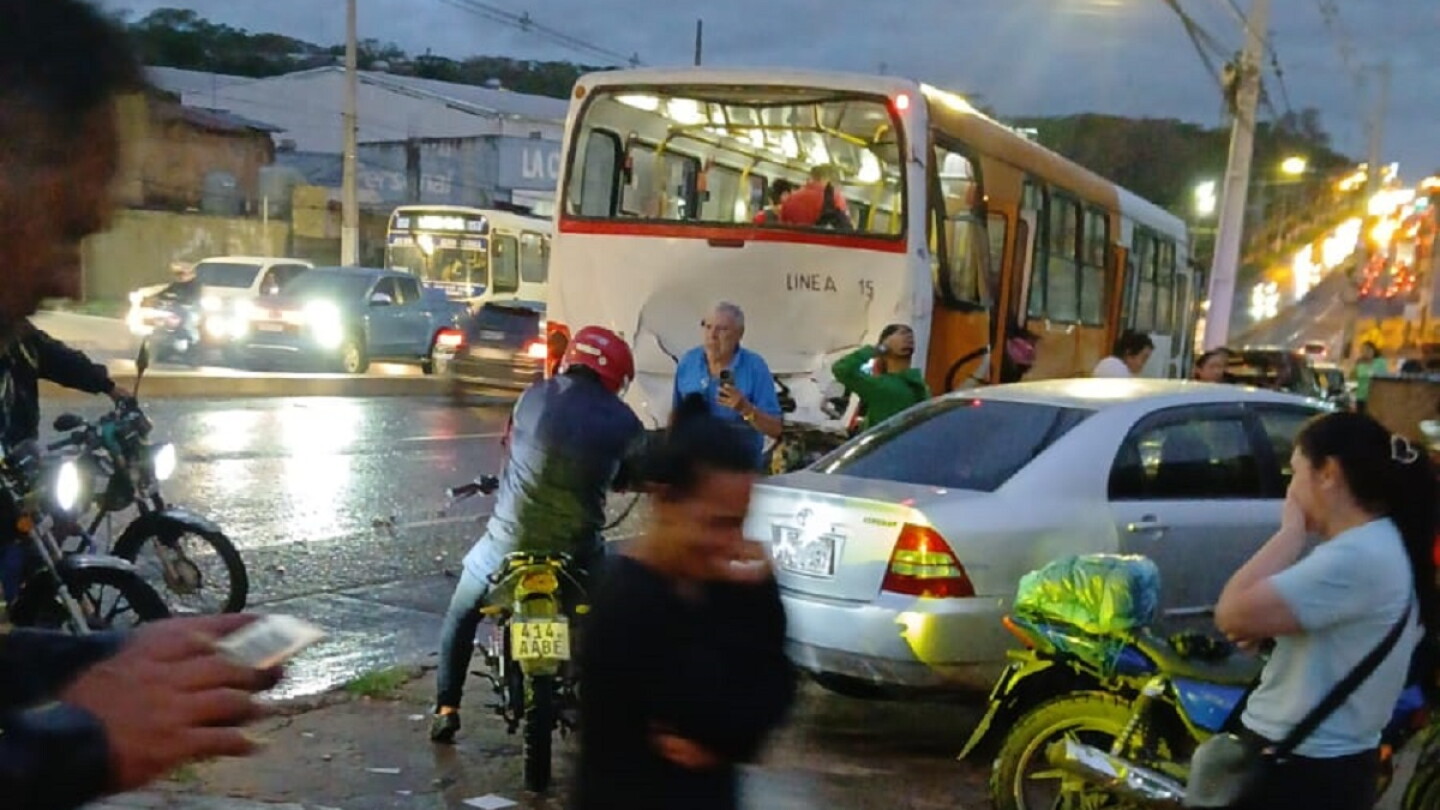 Policía Nacional reporta múltiple choque fatal en Ñemby
