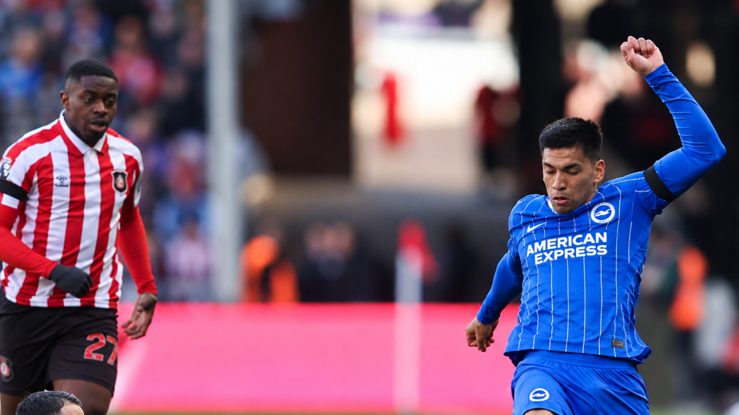 Brighton de Diego Gómez vence al Sunderland de Alderete