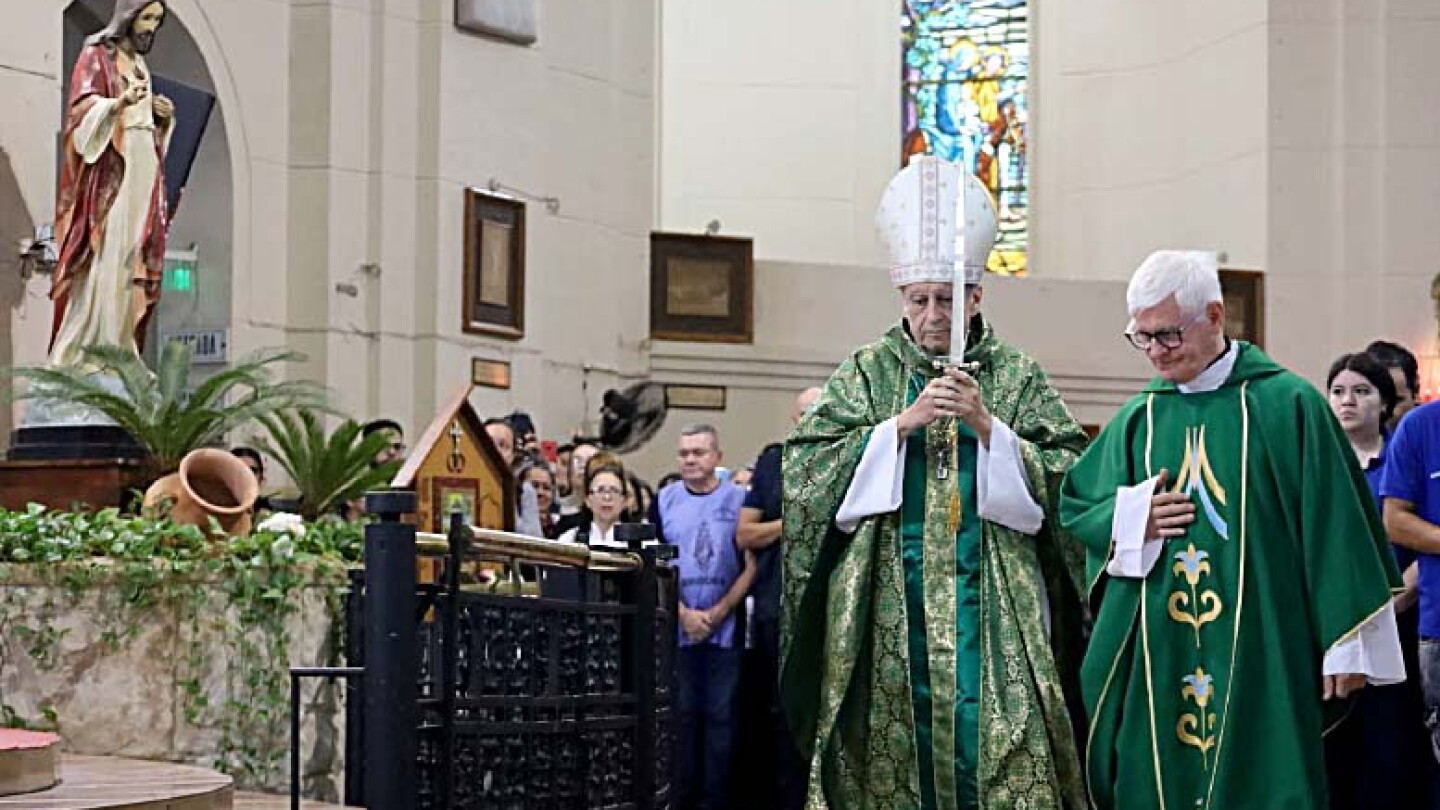 La Espada de San Miguel llega a la casa de la Virgen de Caacupé