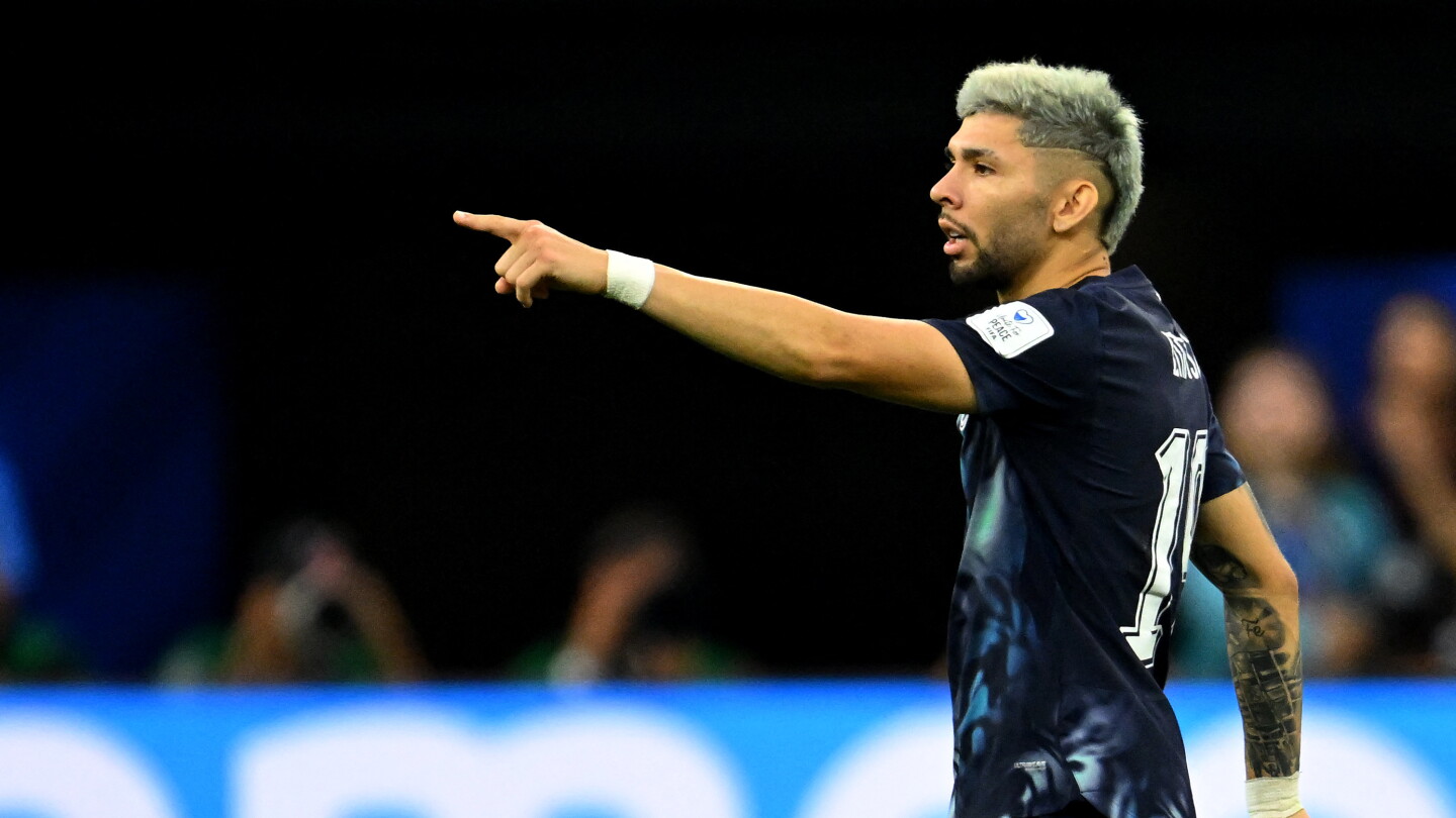 Julio Enciso destaca la importancia de la formación en el fútbol paraguayo