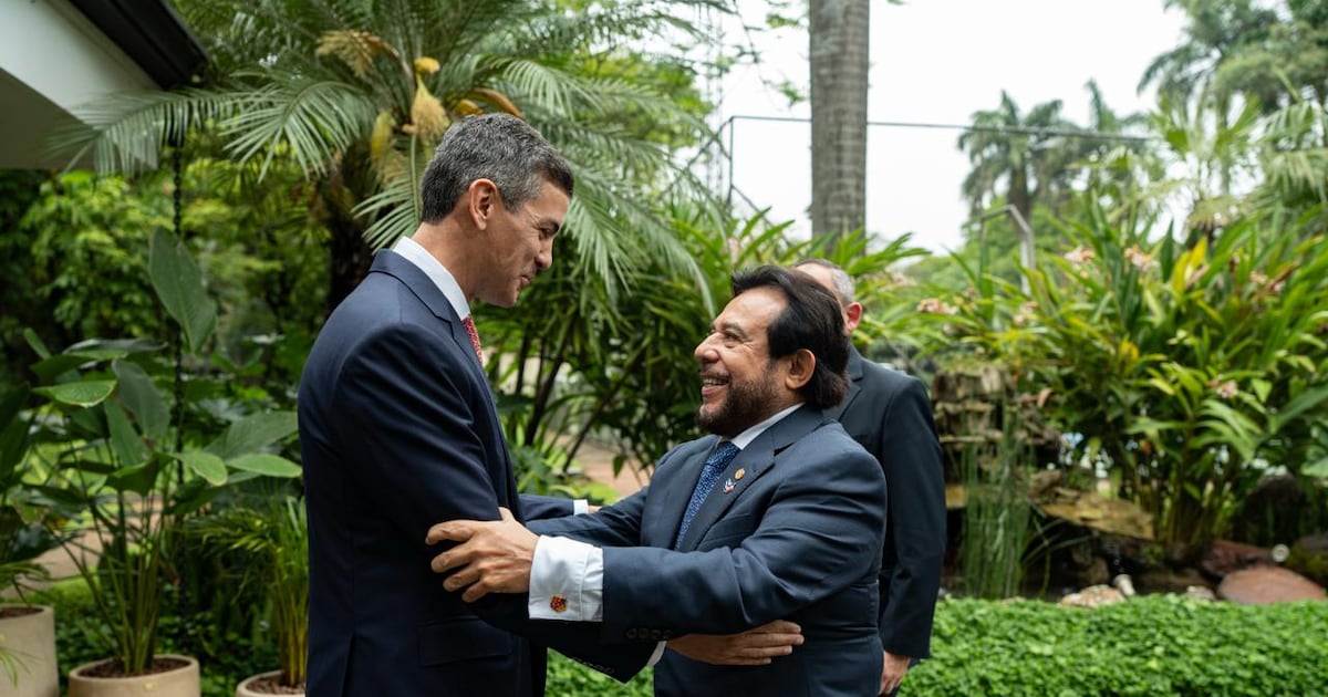 Peña invita a Nayib Bukele a visitar Paraguay tras reunión con su vicepresidente